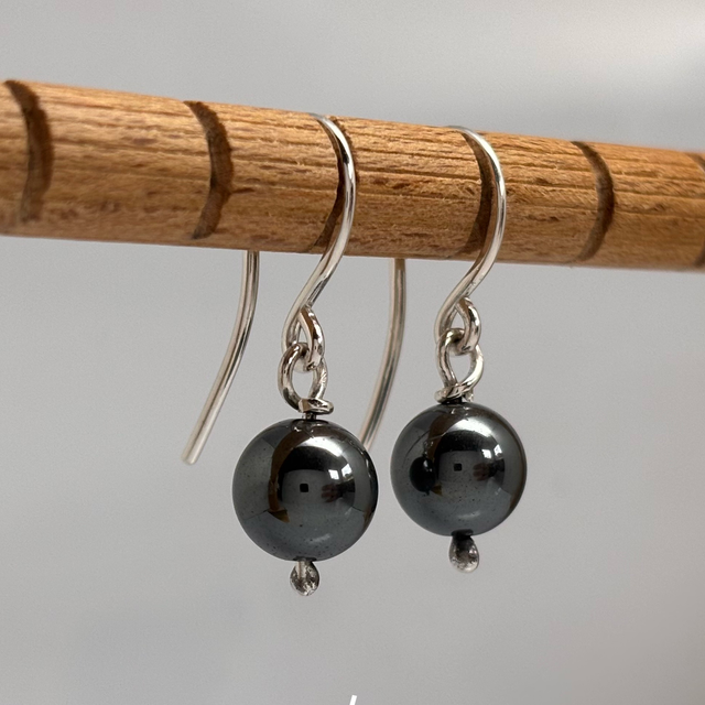 Boucles d’oreilles perle Hematite Ø 8,2mm pendantes